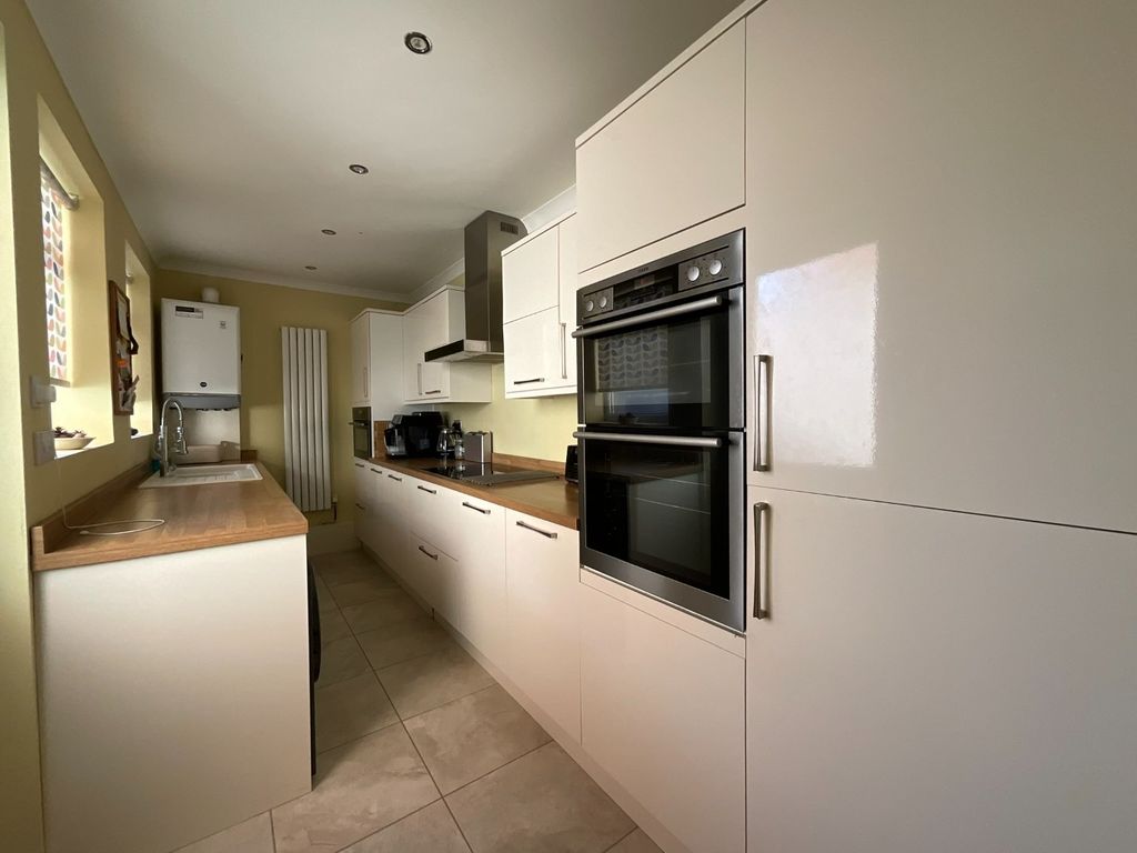 Property photo 2 of 23 4393072