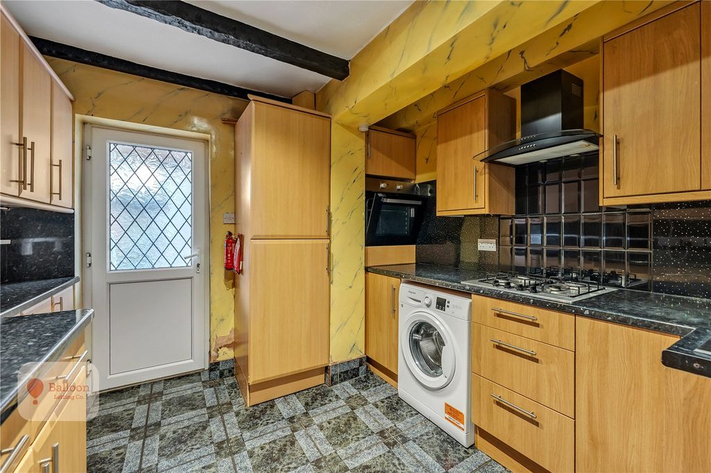 Property photo 2 of 18 Picture No. 30