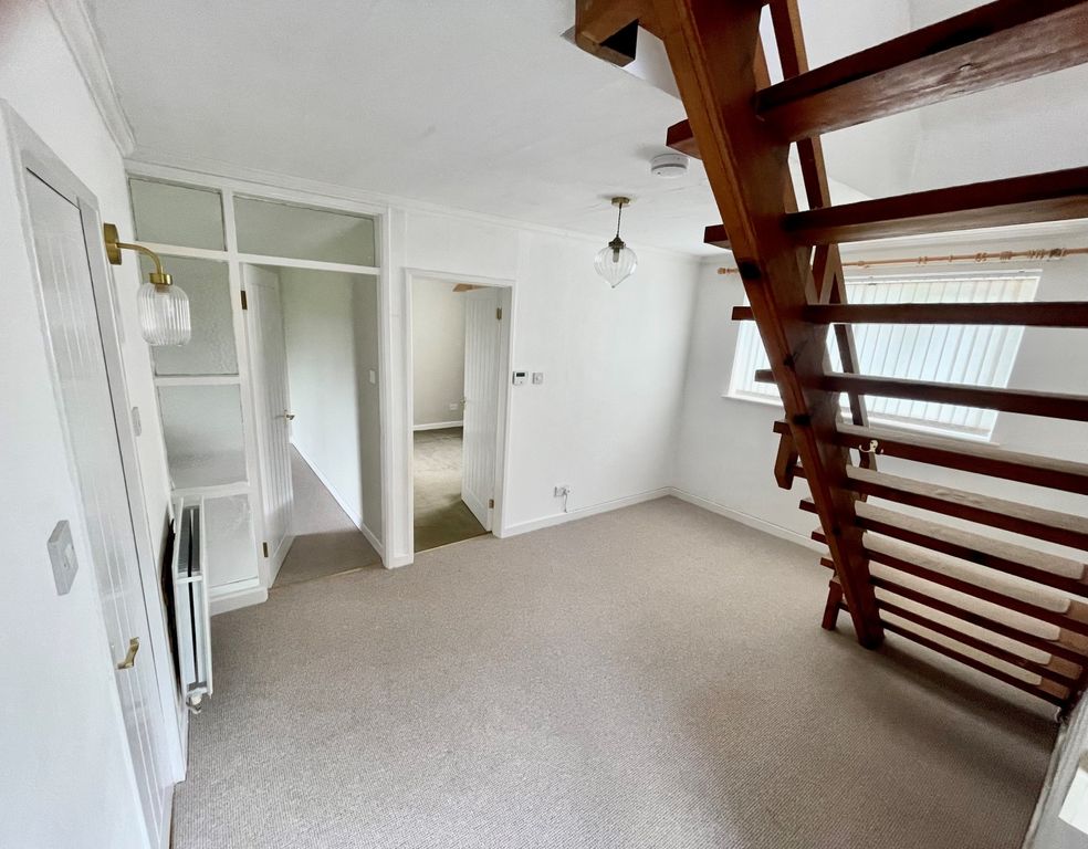 Property photo 3 of 17 Image 2