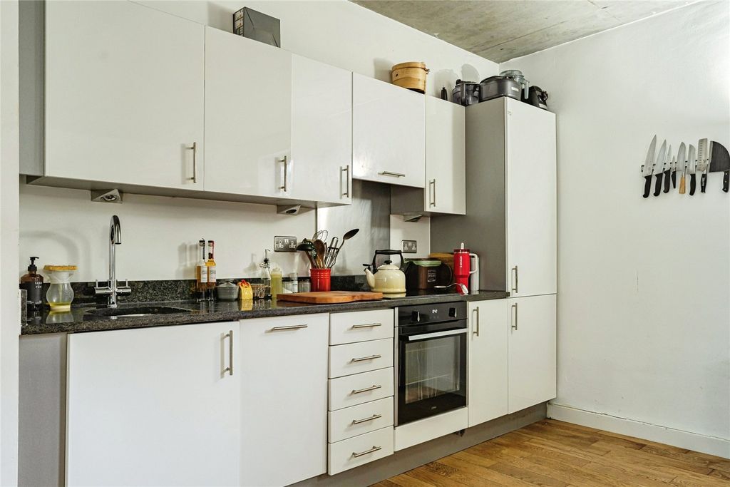 Property photo 2 of 16 Kitchen