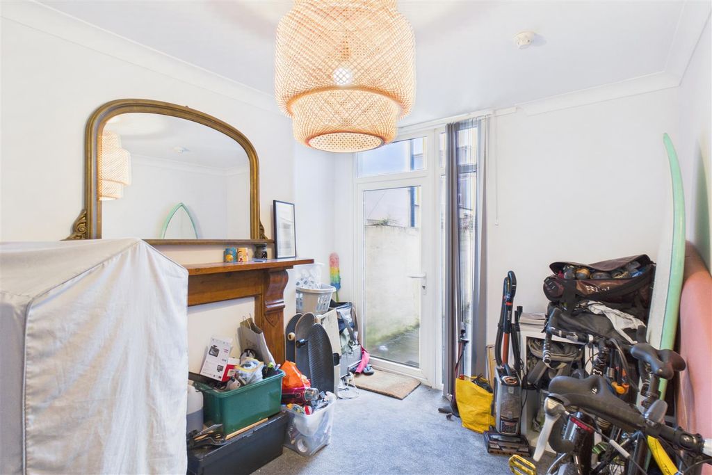 Property photo 3 of 13 Living Room