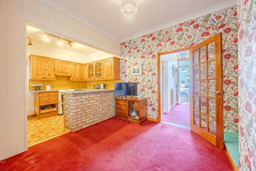 Property photo 3 of 30 Kitchen / Diner