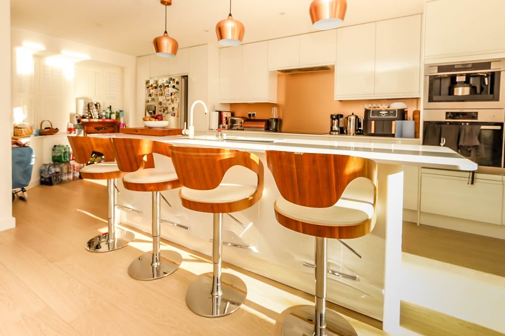 Property photo 2 of 12 Kitchen/Dining Room