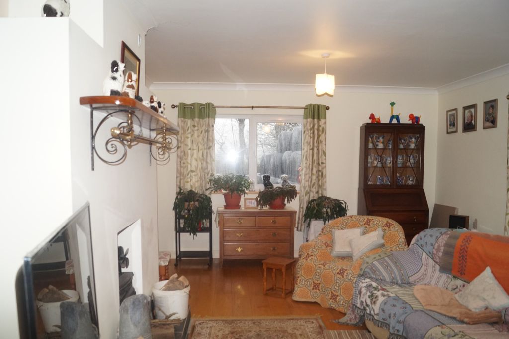 Property photo 2 of 21