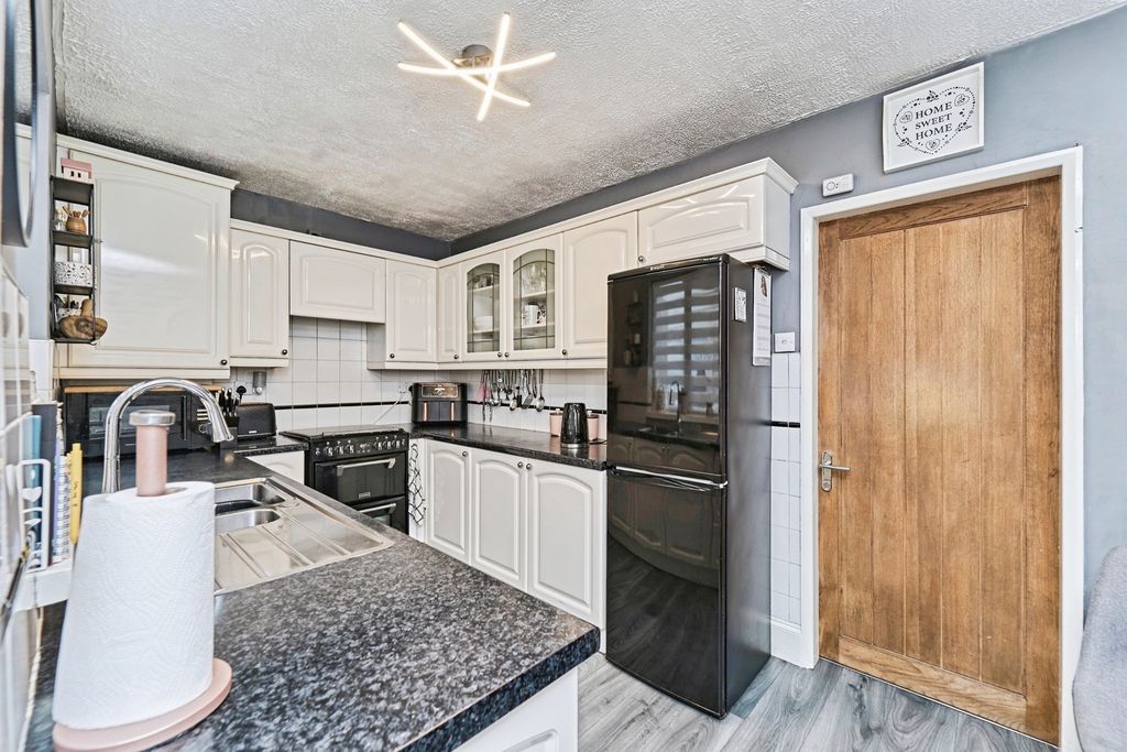 Property photo 3 of 20 Pbox-Img.Jpg