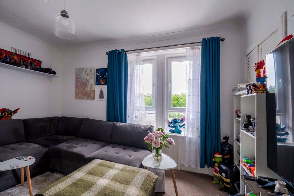 Property photo 2 of 37