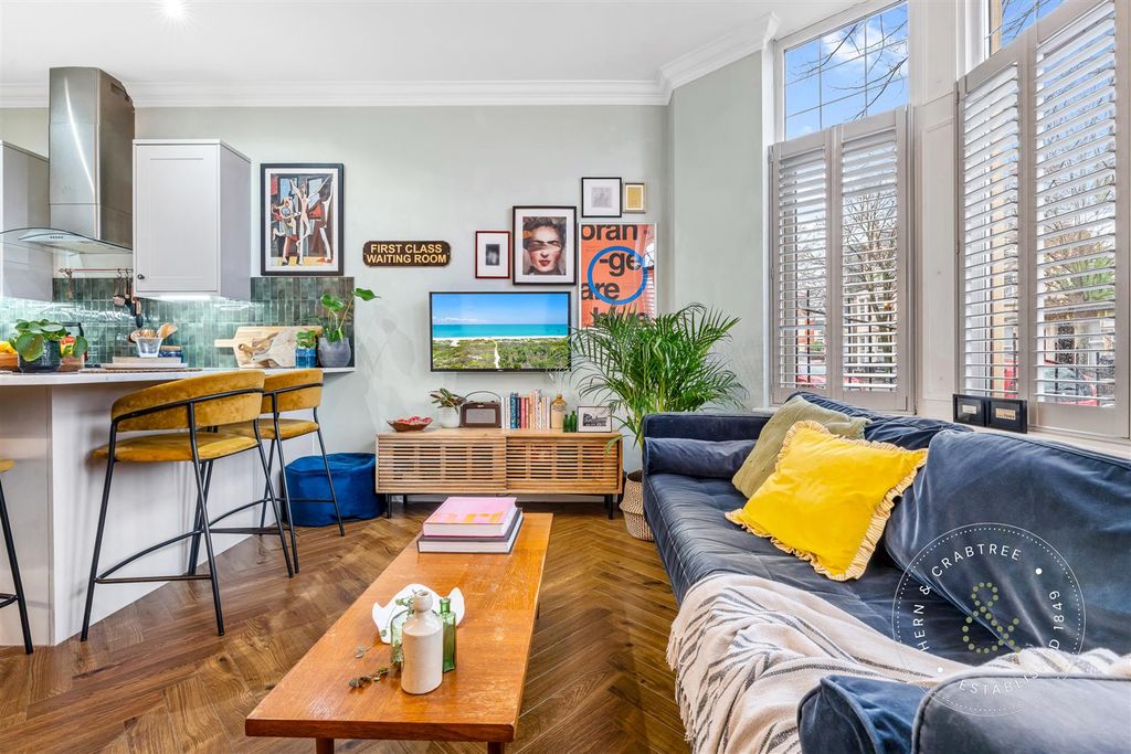 Property photo 3 of 48 Handc-140.Jpg