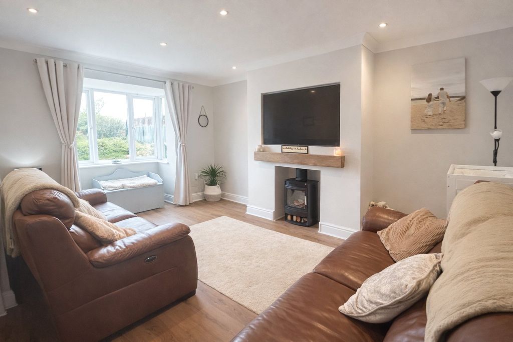 Property photo 2 of 15 Picture No. 19