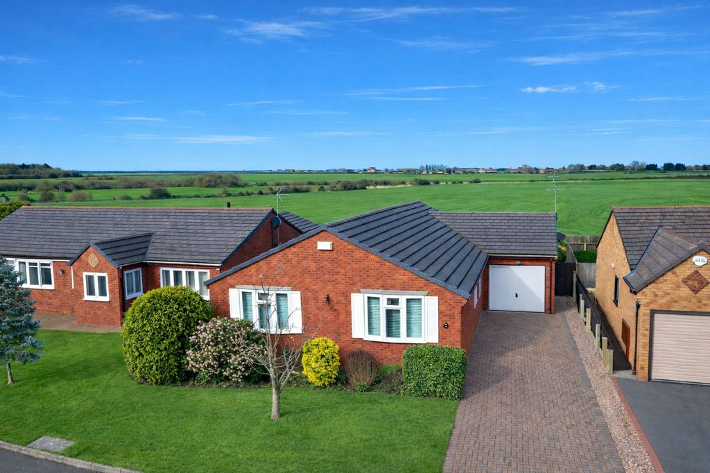 Property photo 1 of 28