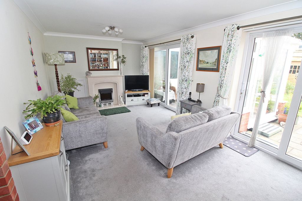 Property photo 3 of 13 5266707