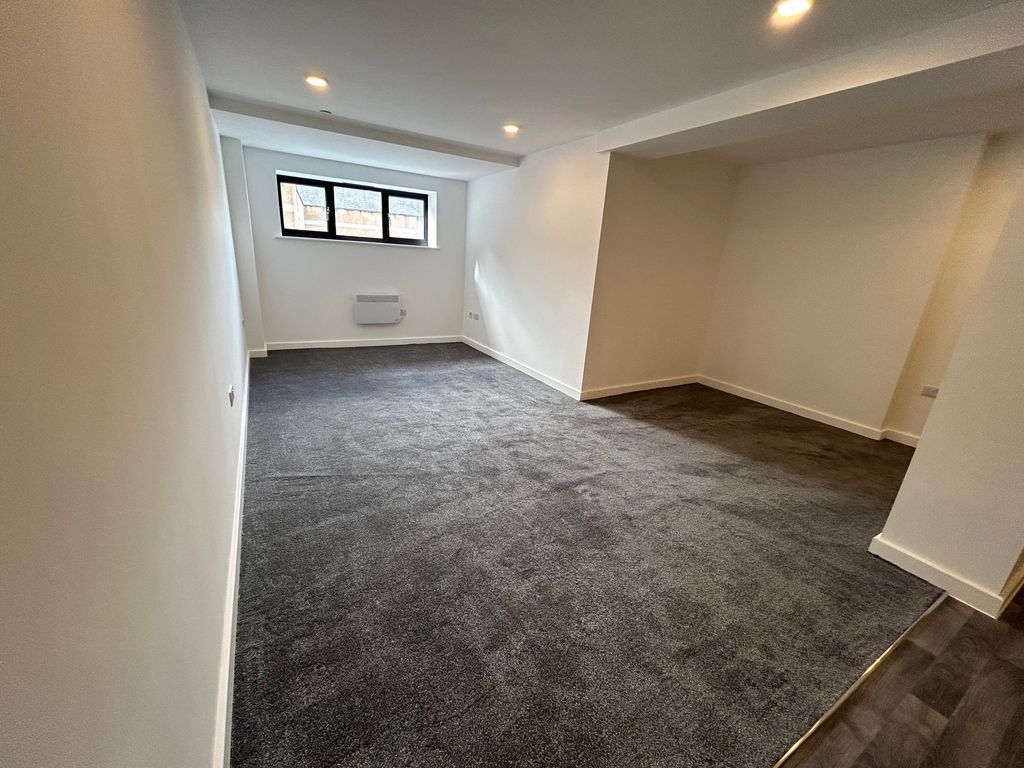 Property photo 2 of 5 Bedroom