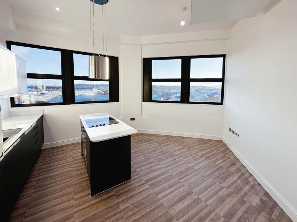 Property photo 1 of 11 Image