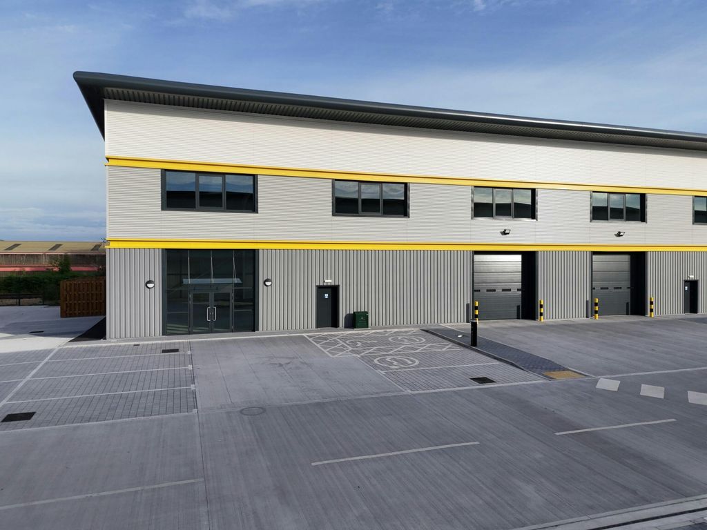 Property photo 1 of 13 86A2A16943624A57A90cc63dc1Cccdbd.Jpg