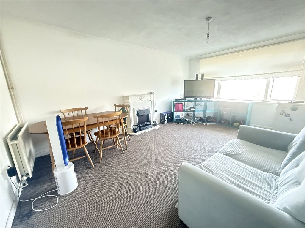 Property photo 3 of 8 Picture No. 01