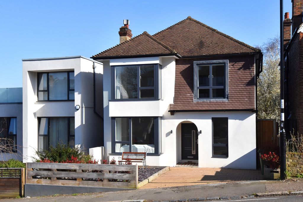 Property photo 3 of 20