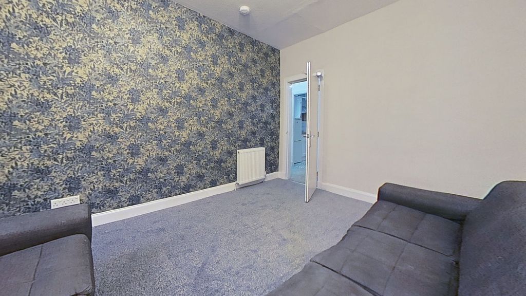 Property photo 2 of 15 Picture No. 14