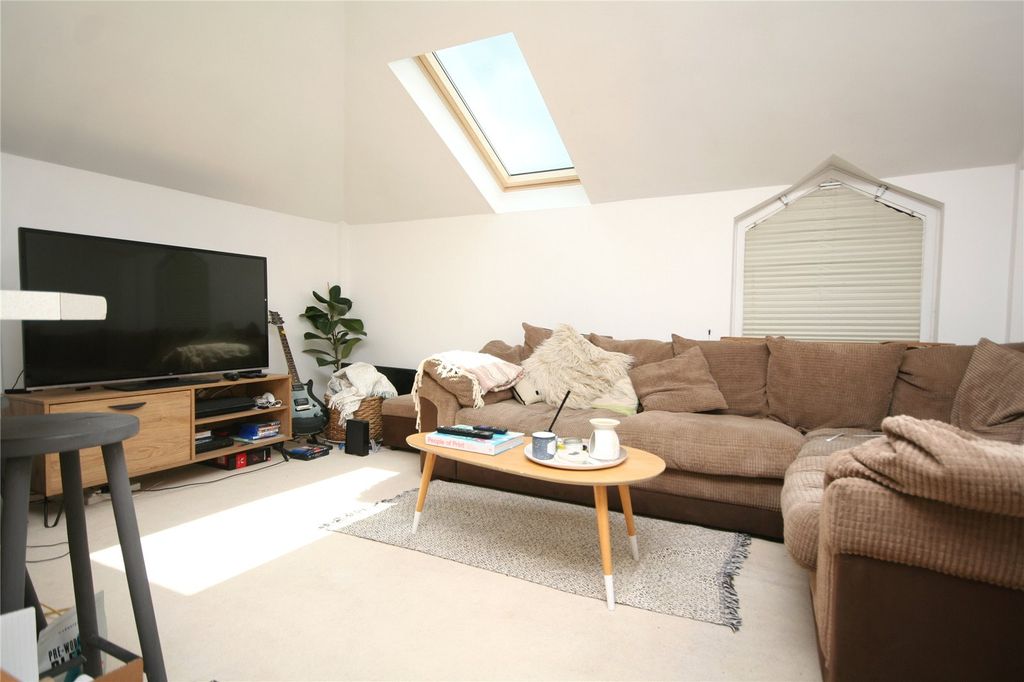 Property photo 2 of 12 Picture No. 13