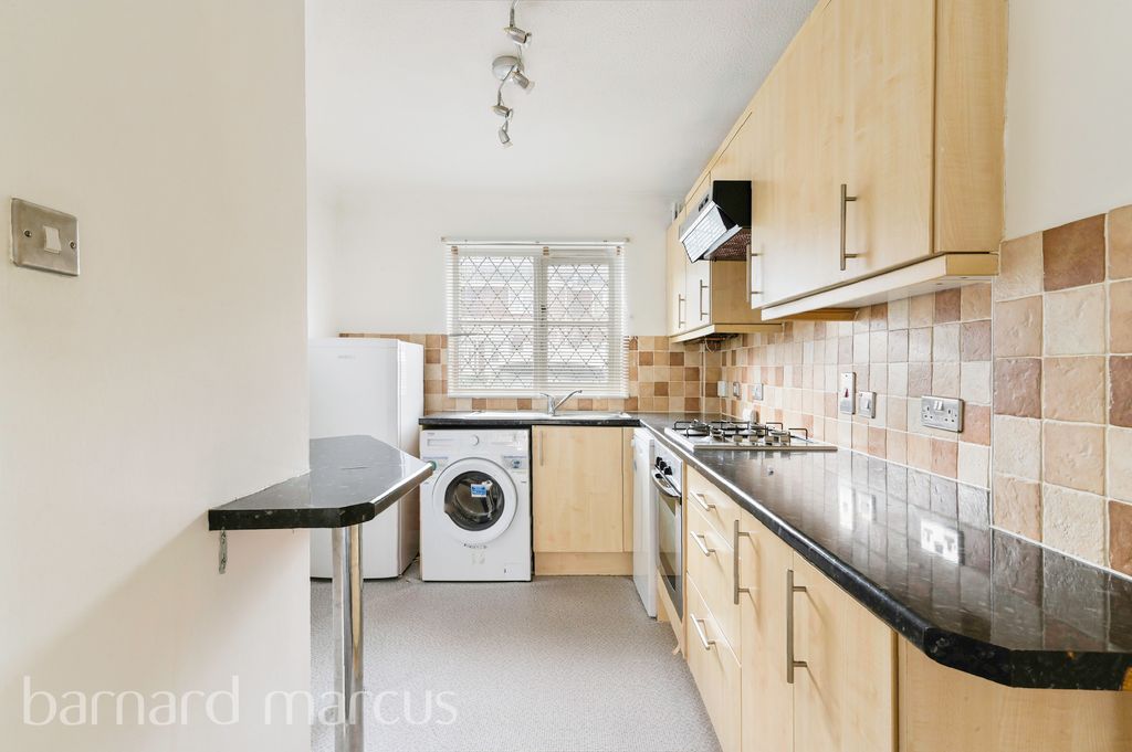 Property photo 1 of 7 Kitchen