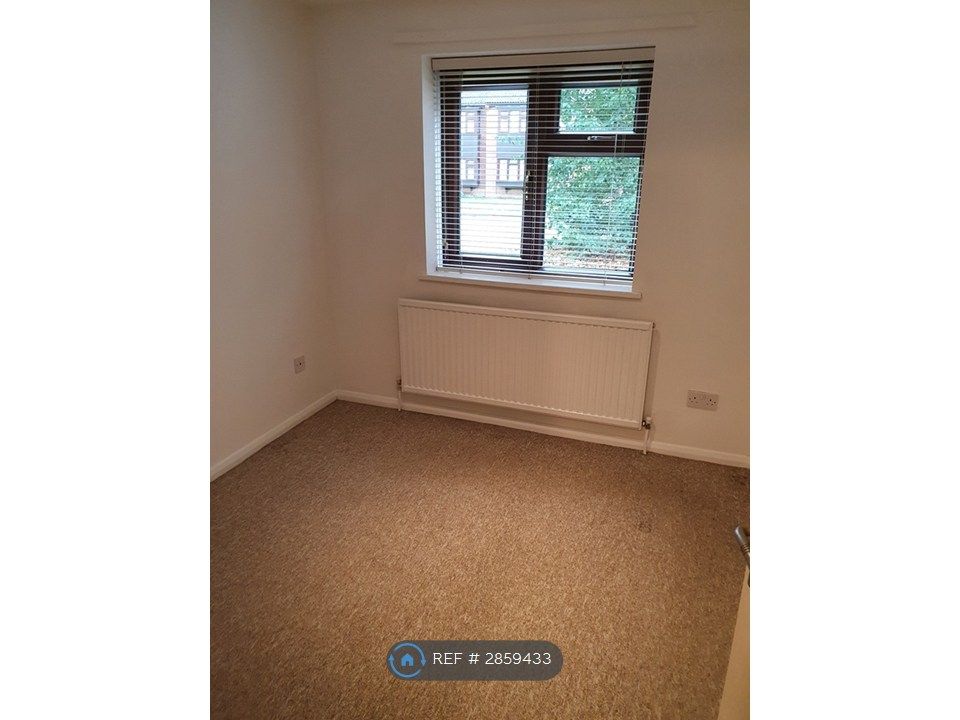 Property photo 3 of 13 Bedroom