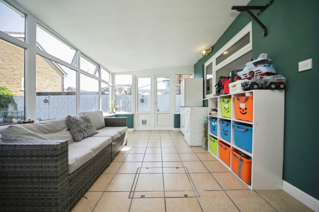 Property photo 3 of 17 Pbox-Img.Jpg
