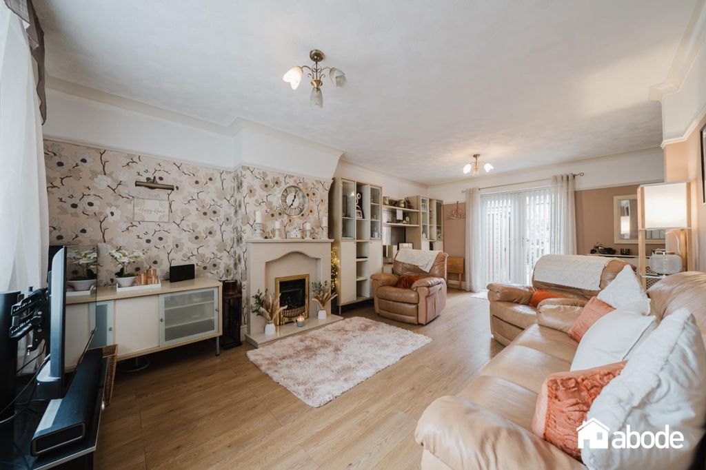 Property photo 3 of 22 Dsc03601-Hdr.Jpg