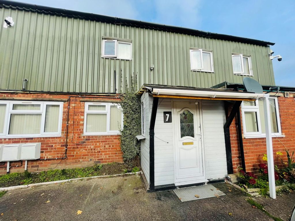 Property photo 1 of 2