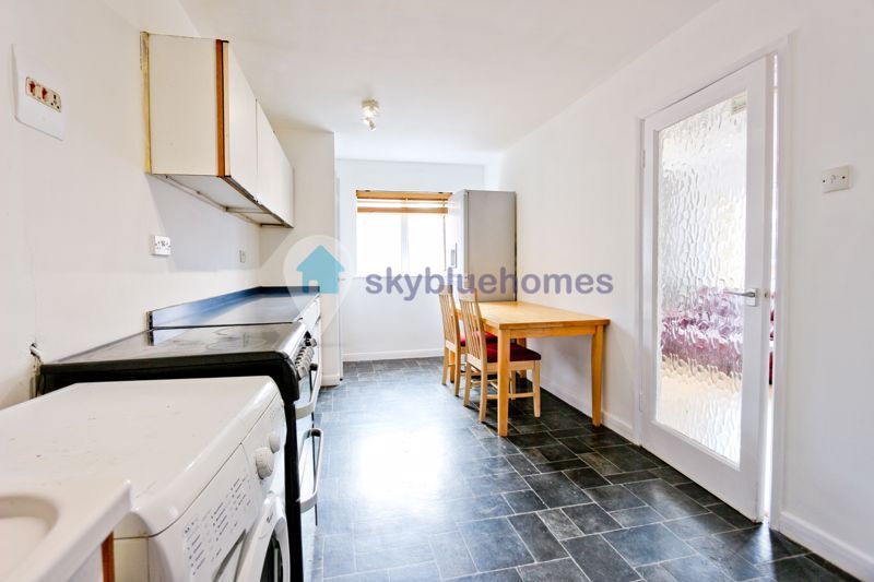 Property photo 3 of 10 Photo 12