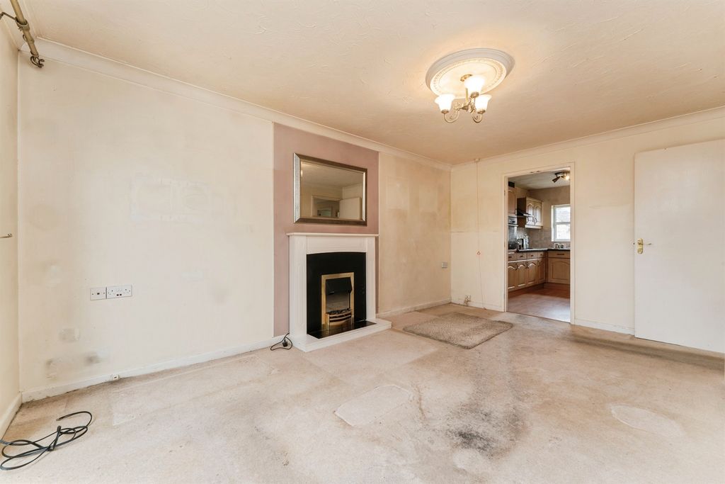 Additional image 13 of 2 bed flat for saleShip Gardens, Mildenhall, Bury St. Edmunds IP28
