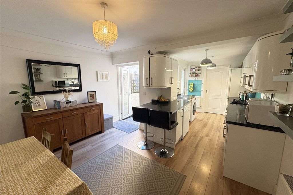 Property photo 2 of 18 Picture No. 35