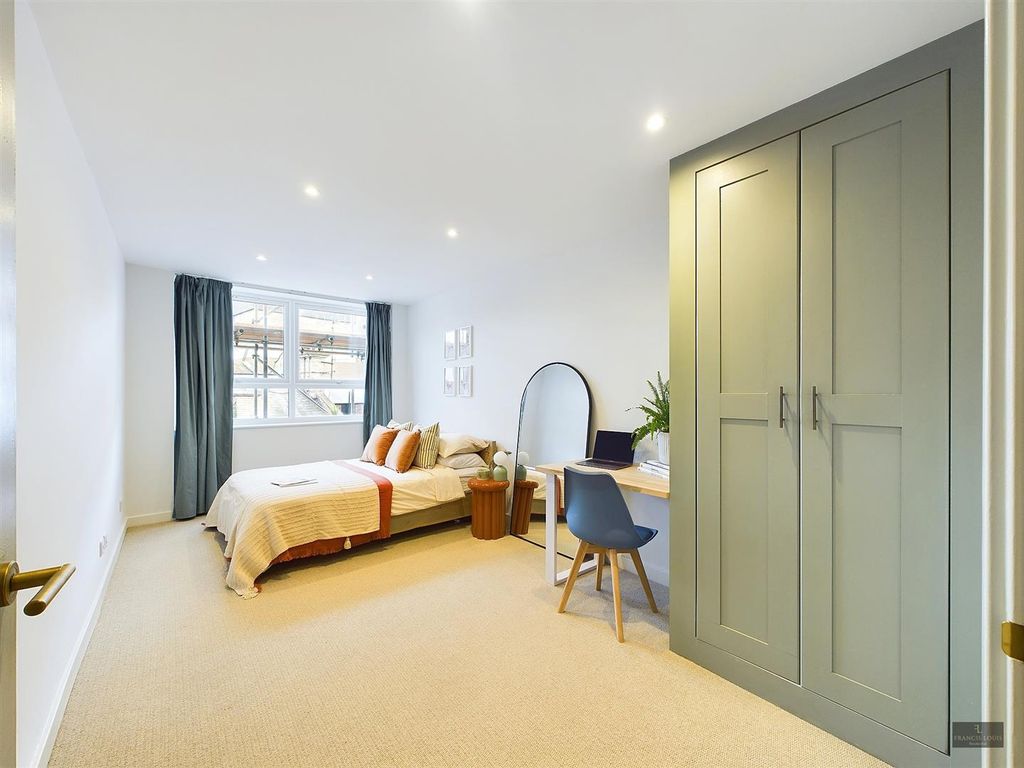 Property photo 3 of 19 Cam02887G0-Pr0213-Still005.Jpg