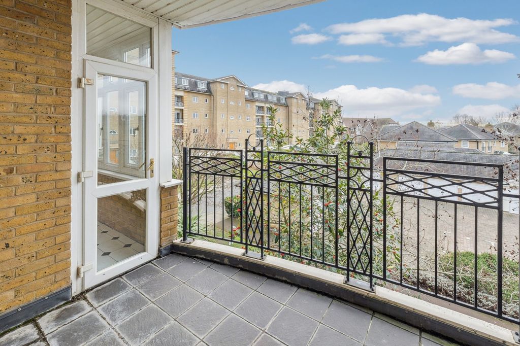 Property photo 2 of 11