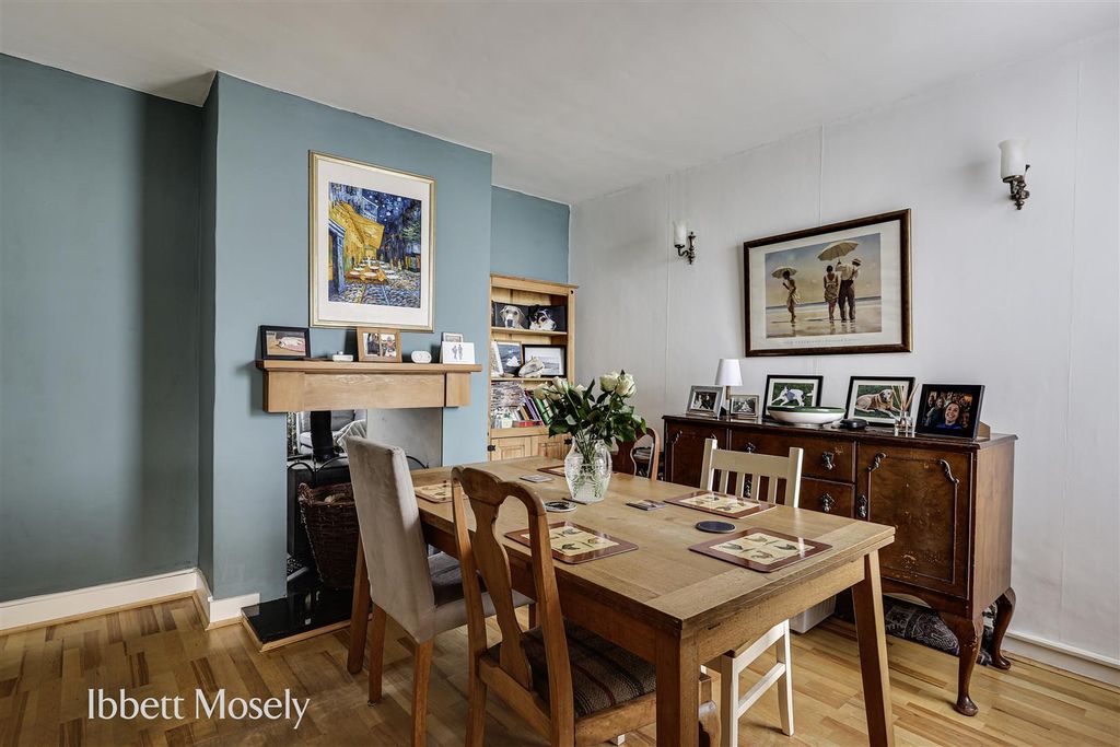 Property photo 3 of 16 8 Dining Room.Jpg