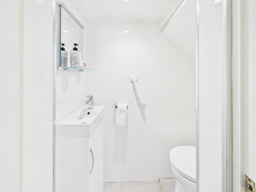Property photo 3 of 24 Picture No. 02