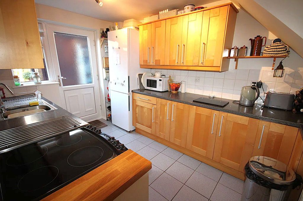 Property photo 2 of 13