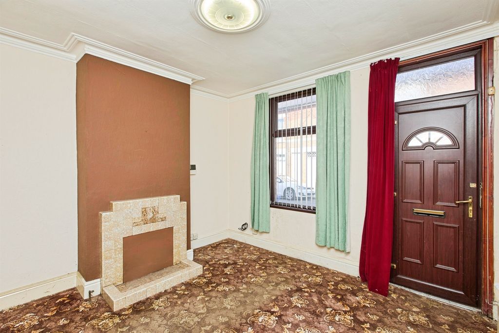Property photo 2 of 8