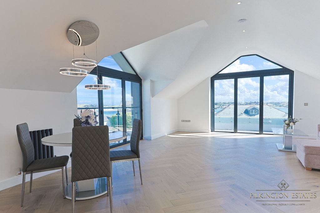 Property photo 3 of 24 4329377