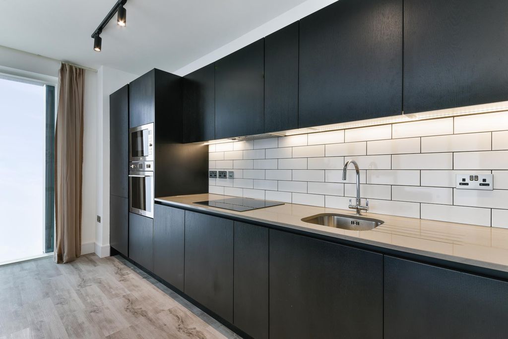 Property photo 1 of 2