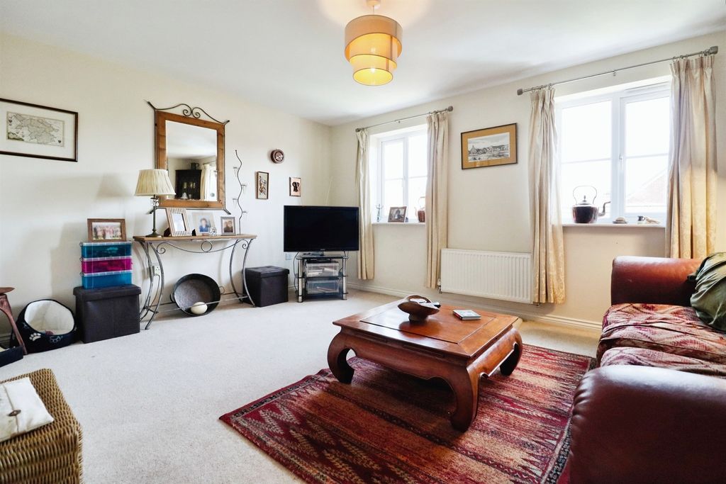 Property photo 3 of 17