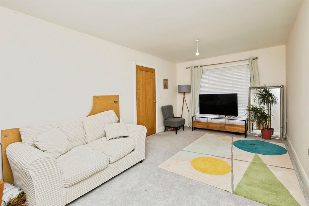 Property photo 3 of 22