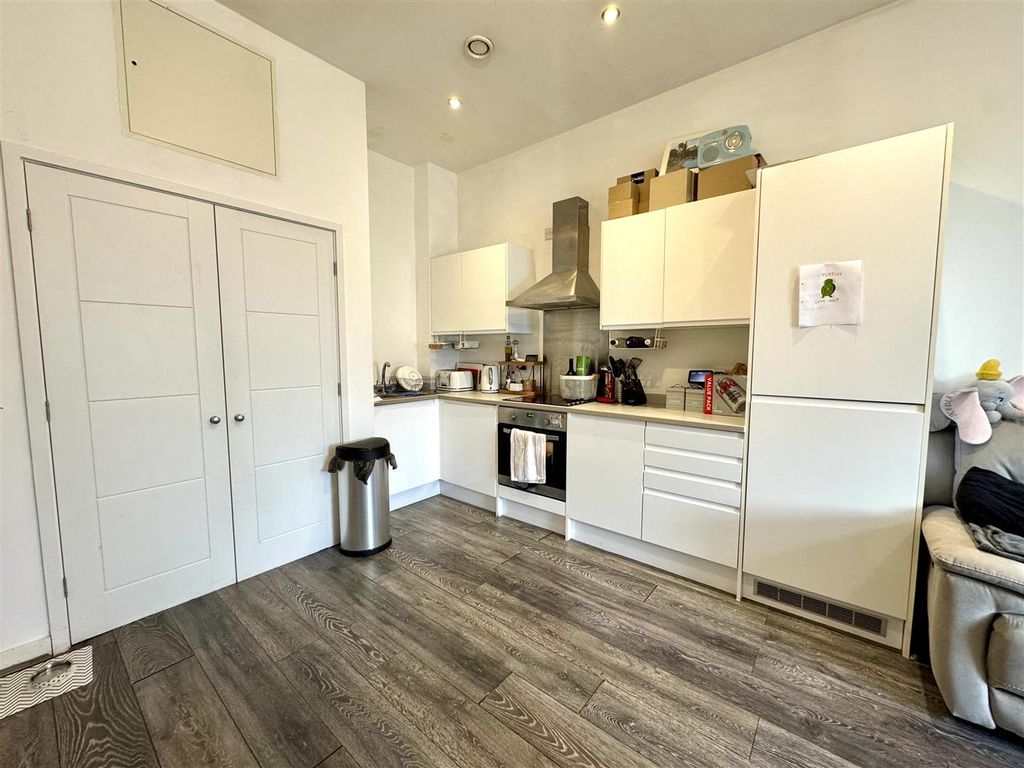 Property photo 2 of 7 Kitchen Pic 3.Jpeg