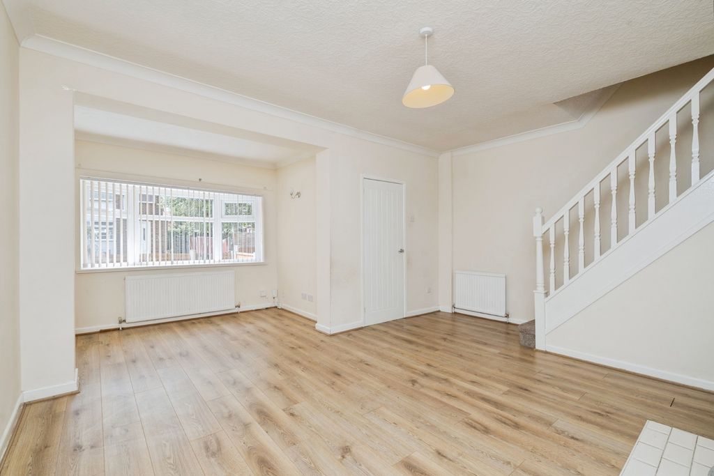 Property photo 3 of 17 Photo