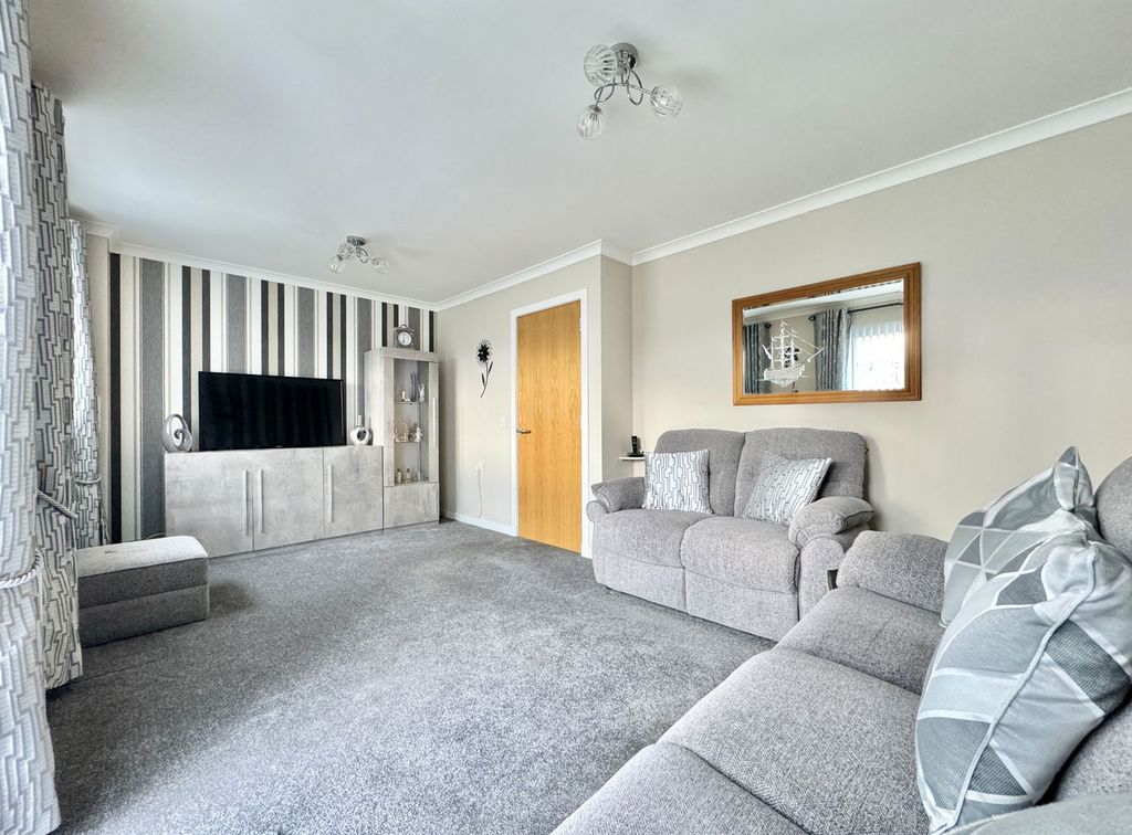 Property photo 3 of 23