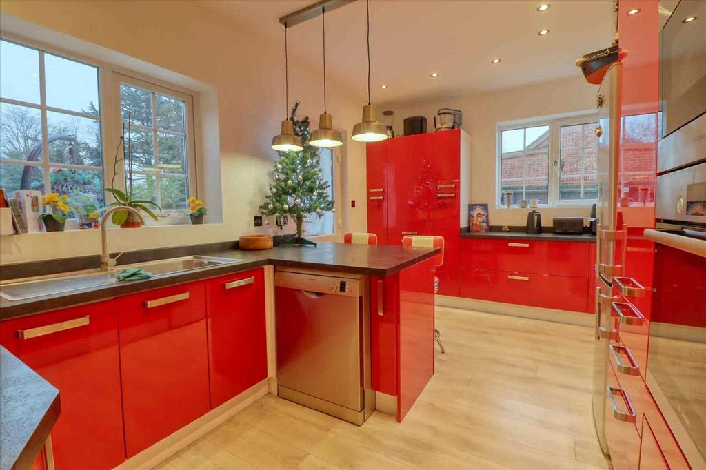 Property photo 3 of 16