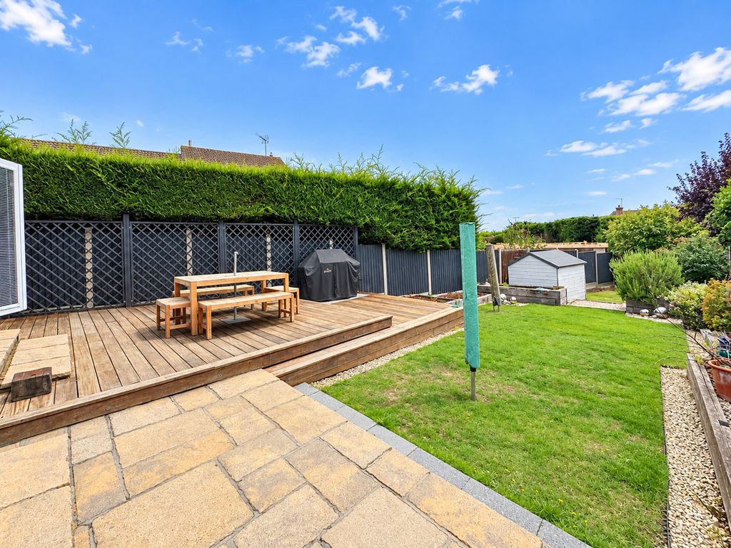 Property photo 2 of 27