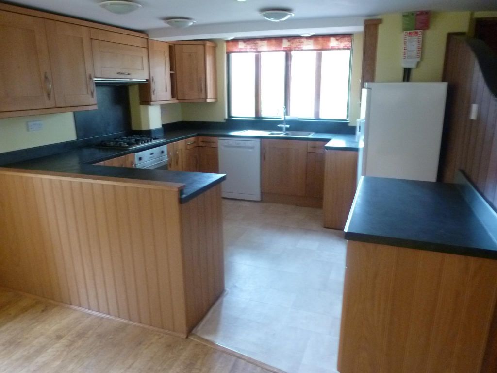 Property photo 2 of 16 Kitchen