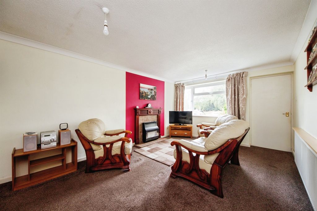 Property photo 3 of 17