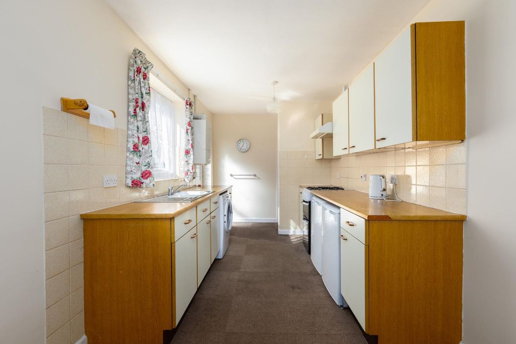 Property photo 3 of 17 152 Stockwood Lane-19.Jpg