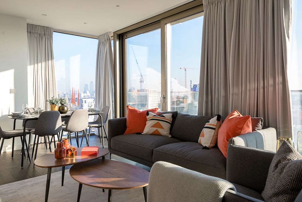 Property photo 2 of 17 Luxury Apartment