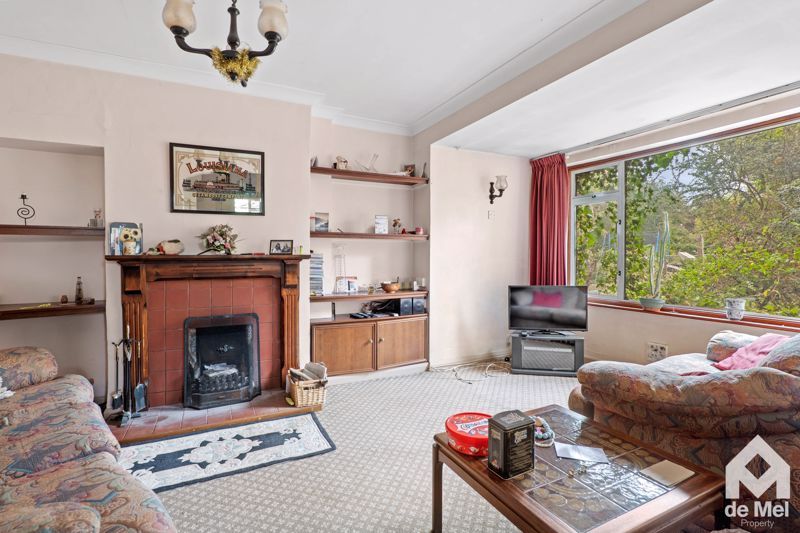 Property photo 3 of 17 Photo 12