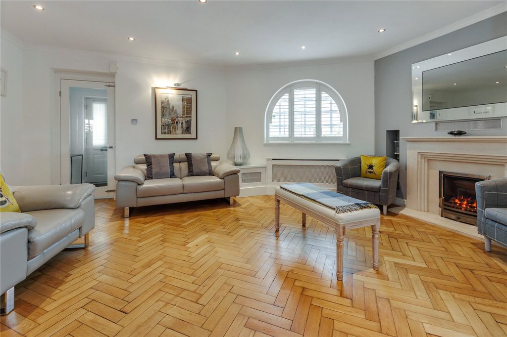 Property photo 2 of 25 Picture No. 08